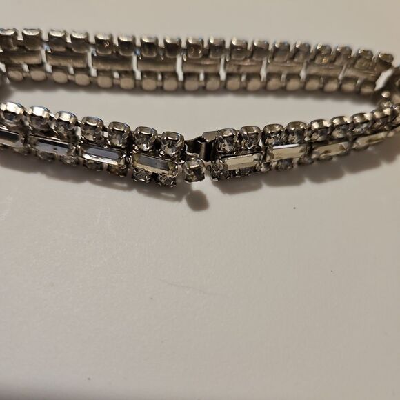 Kramer New York Vintage Rhinetone Bracelet see measurements - Picture 6 of 7